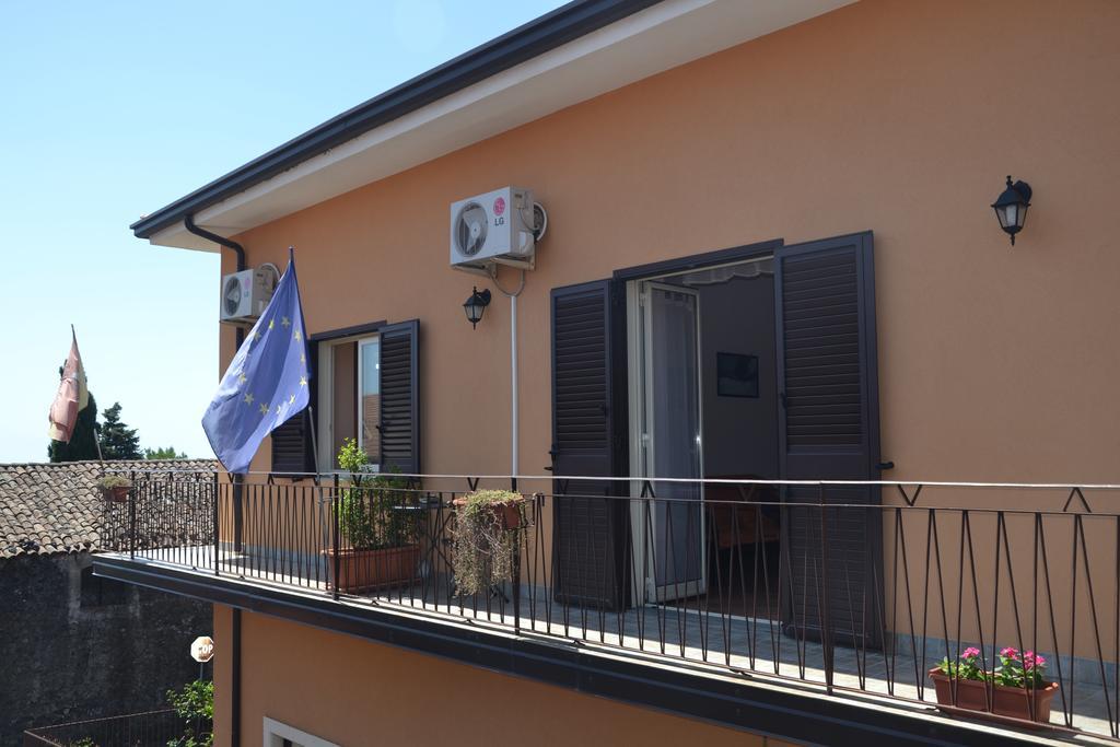 B&B Terra Niura Николози Екстериор снимка