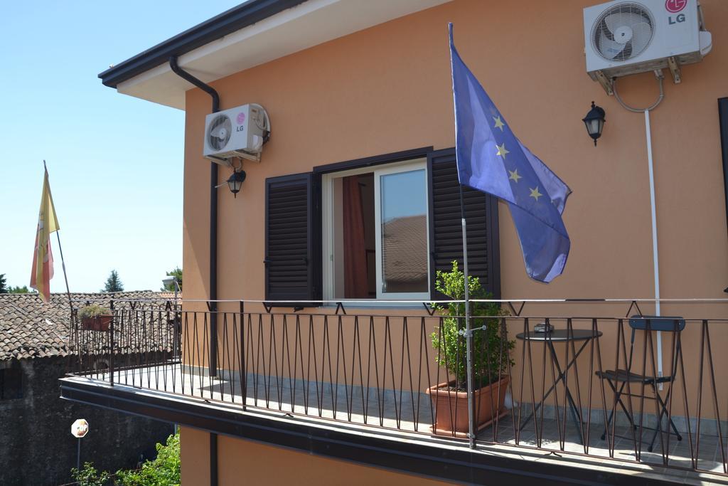 B&B Terra Niura Николози Екстериор снимка