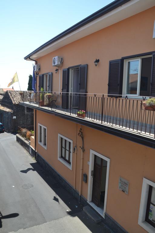 B&B Terra Niura Николози Екстериор снимка